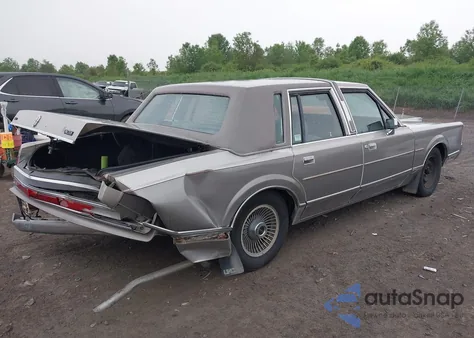 1989 Lincoln Town Car Cartier from USA, damaged, VIN 1LNBM83F7KY767386